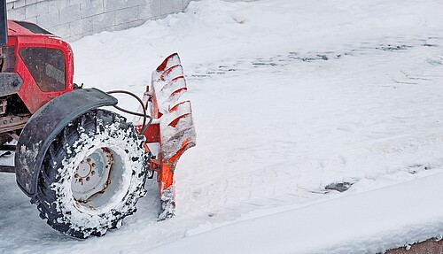 È raro che cada così tanta neve, anche sulle alture del Giura, ma il servizio invernale ha ancora molto da fare.