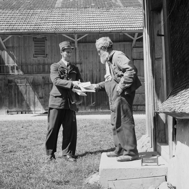 Un postino al lavoro, 1958.